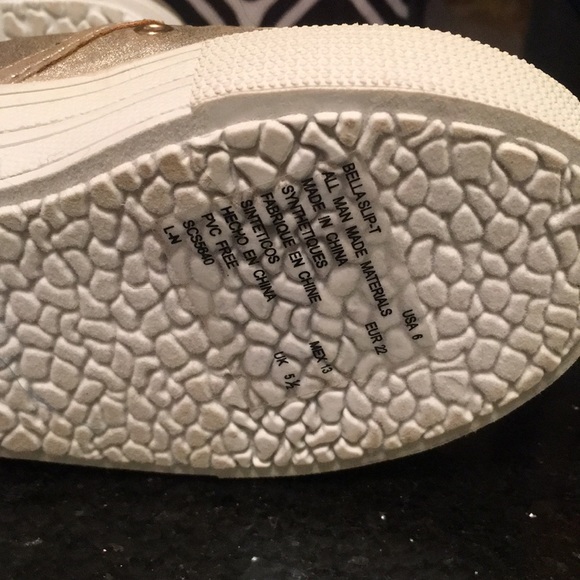 Gold slip on toddler sneakers - Picture 3 of 3